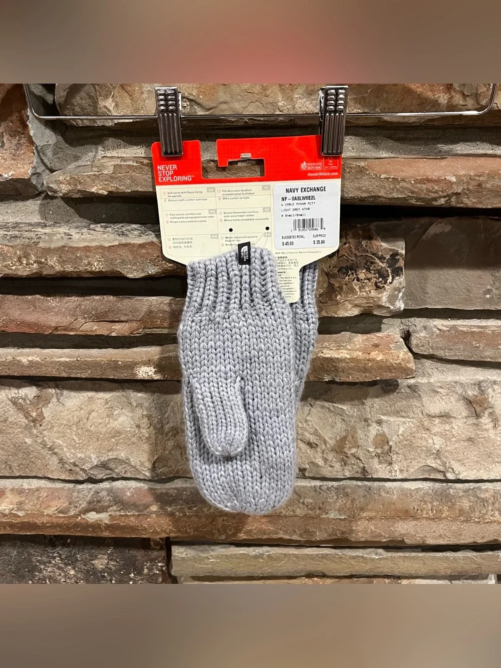 The North Face Cable Minna Mitt in Gray